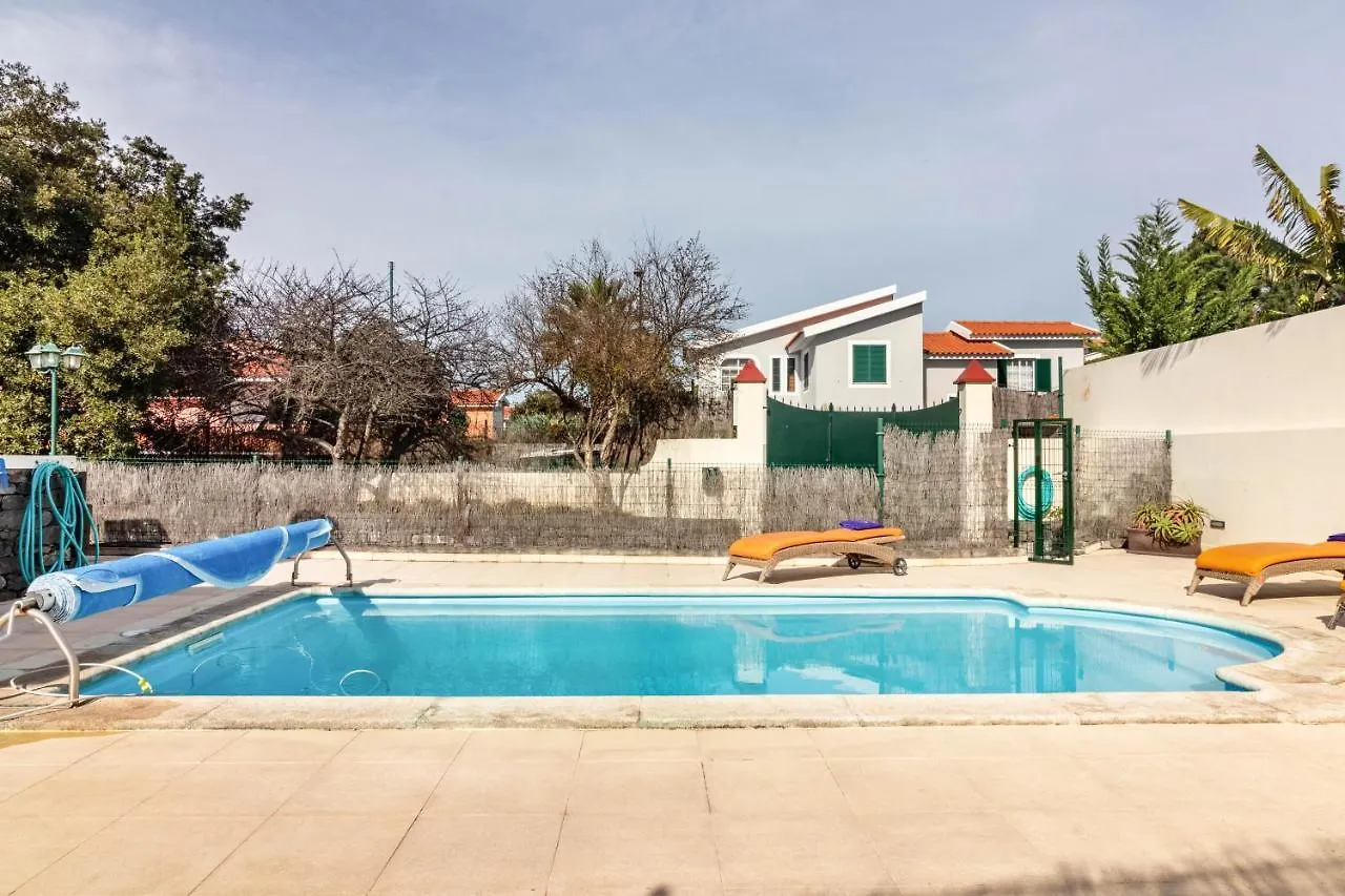 Villa Retiro Canhas 0*,