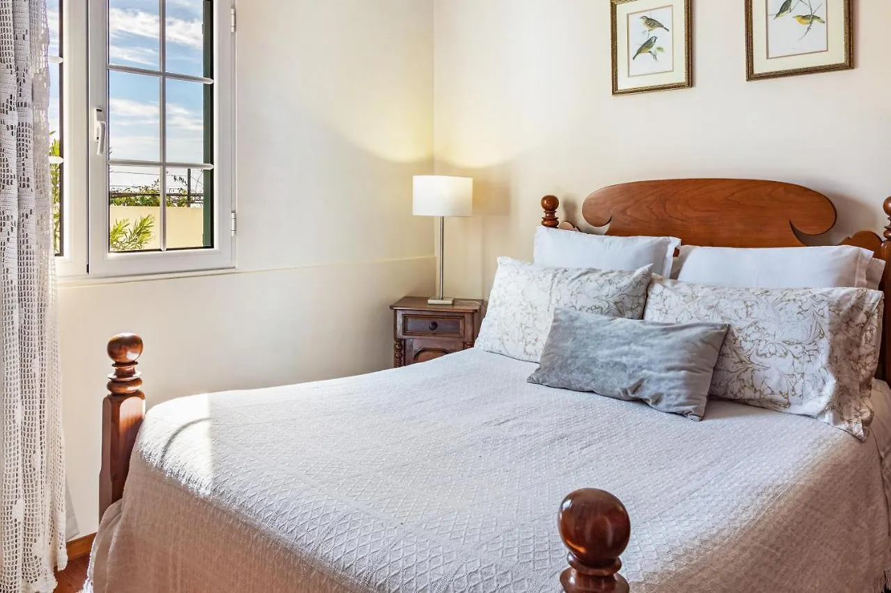 Villa Retiro Canhas 0*,