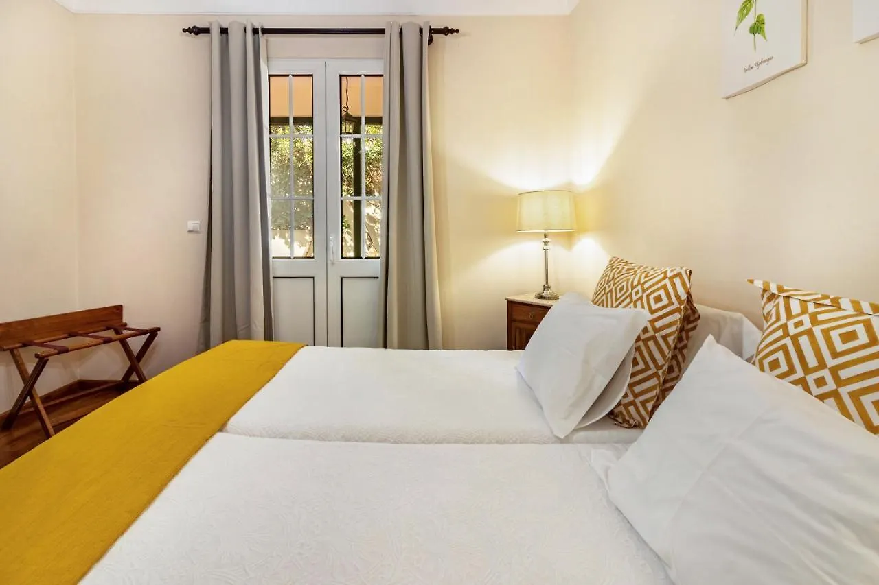 Villa Retiro Canhas 0*,